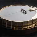 Legend Standard Diamonds and Squares – Solid resonator, matt gold plating,old patina lacquer