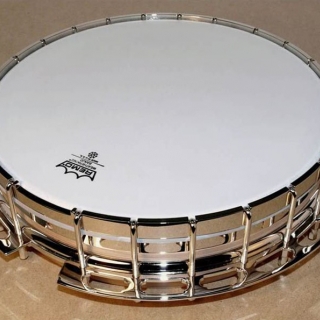 Banjo pot with one piece flange